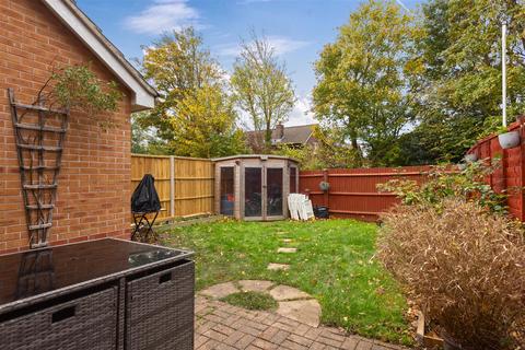 2 bedroom semi-detached house for sale, Essenhigh Drive, Worthing