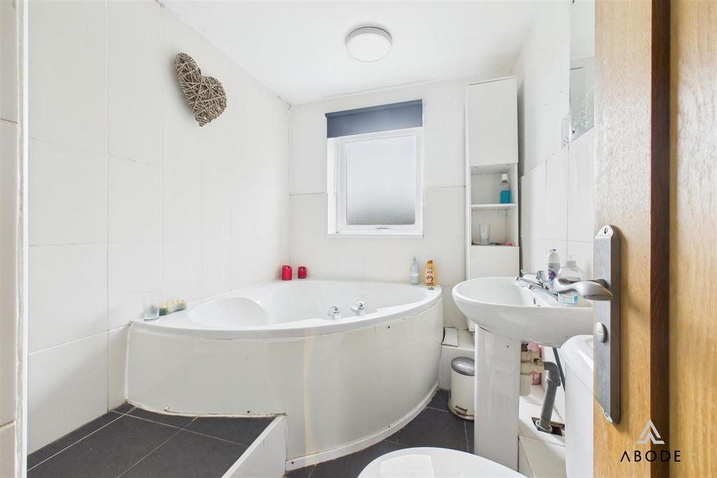 CAM03473 G0-PR0468-STILL018.jpg