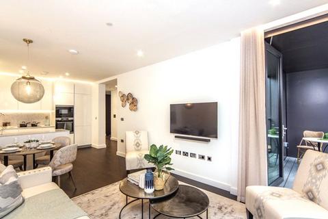 2 bedroom apartment to rent, Charles Clowes Walk, London, SW11