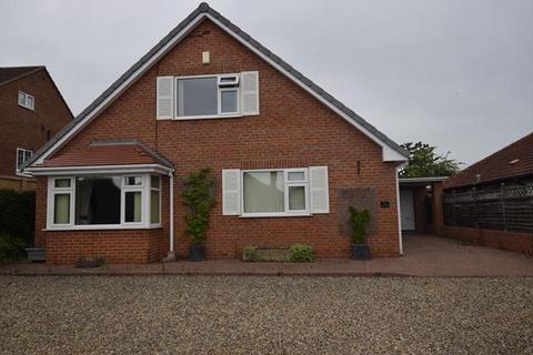 3 bedroom detached house to rent, Crab Lane, Scarborough