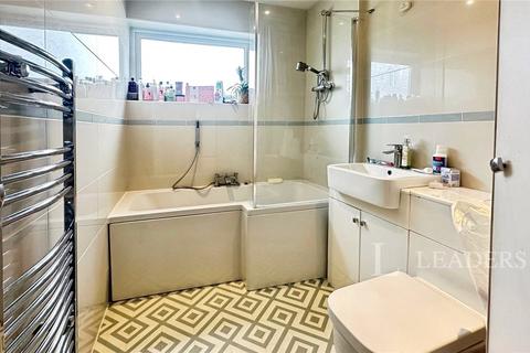 undefined, Russell Rise, Luton, Bedfordshire, LU1
