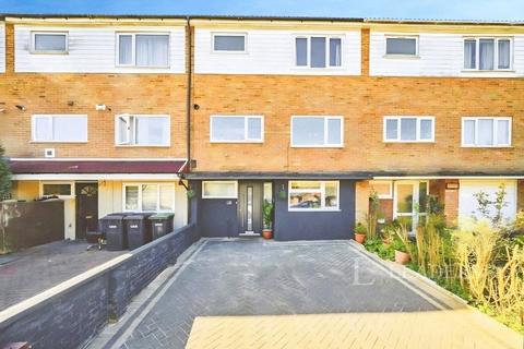 1 bedroom in a house share to rent, Russell Rise, Luton, Bedfordshire, LU1