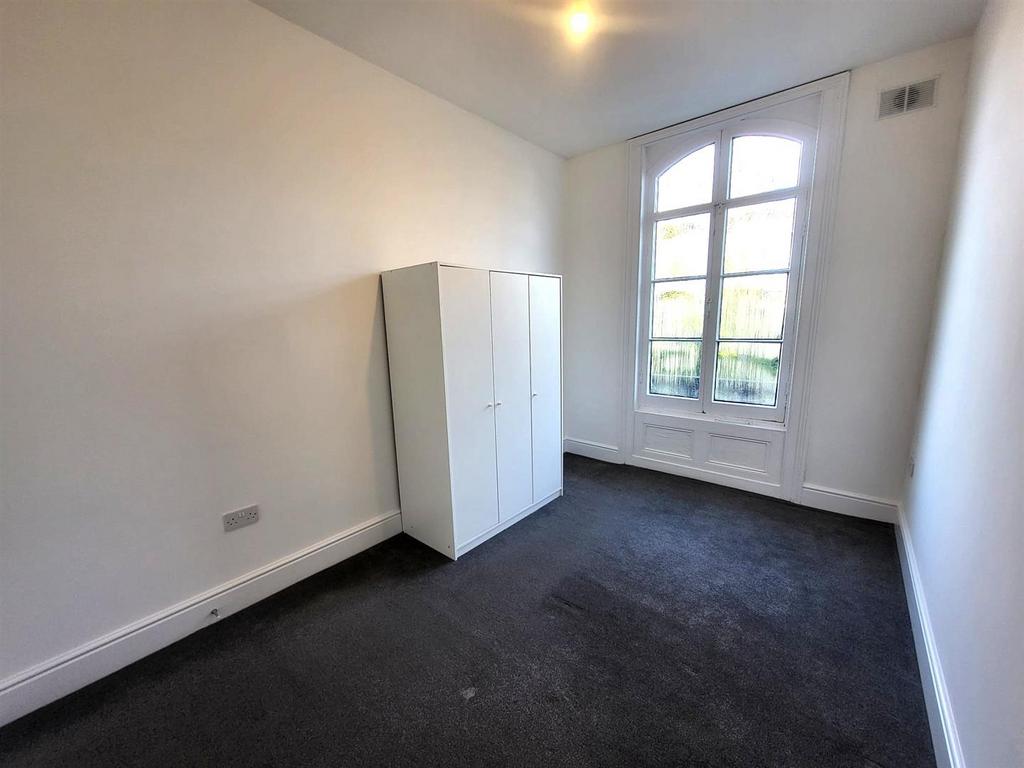 Bedroom Pic 1