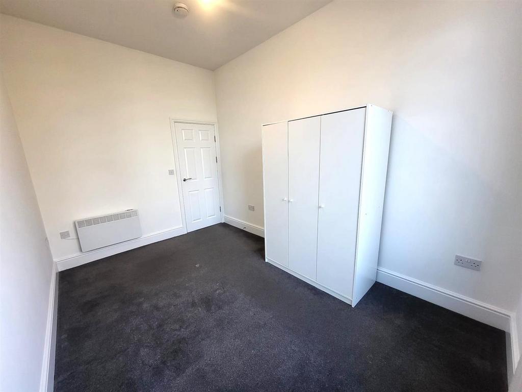 Bedroom Pic 2