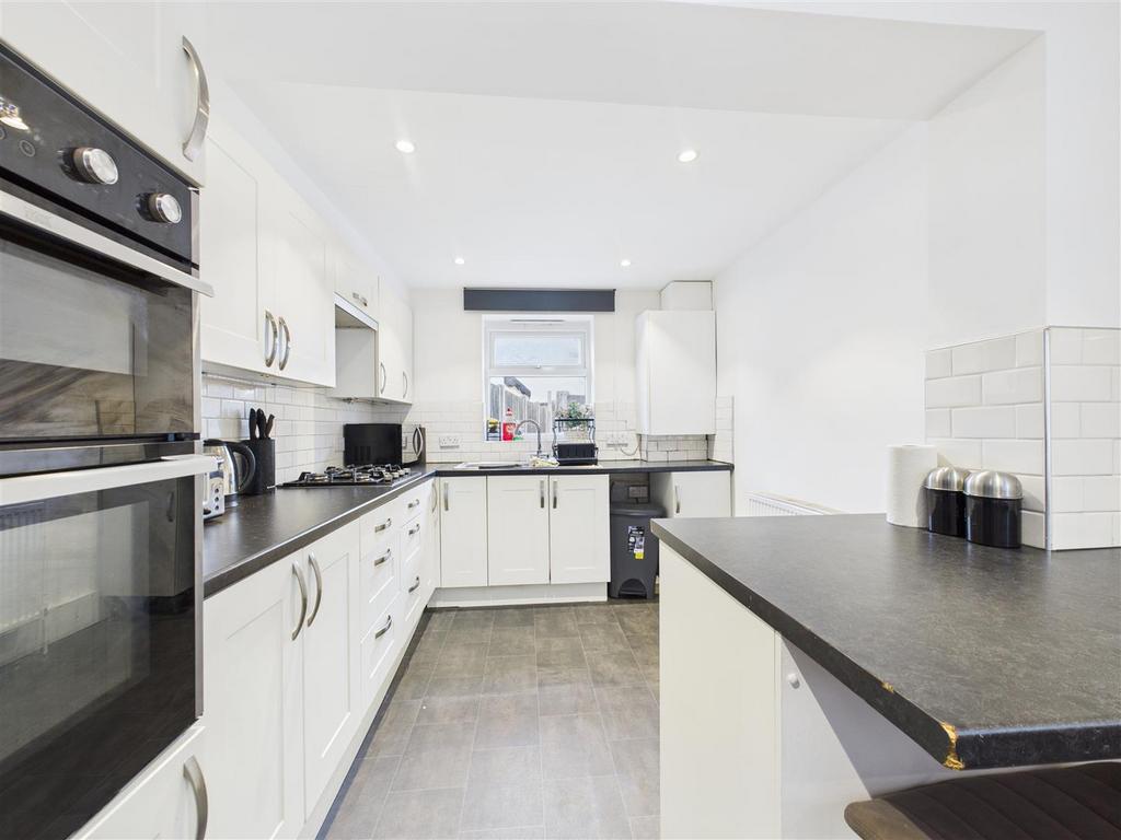 CAM02664 G0-PR0121-STILL001.jpg