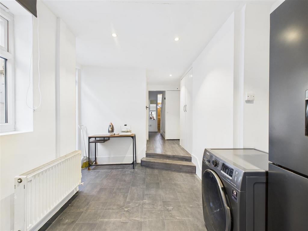 CAM02664 G0-PR0121-STILL002.jpg