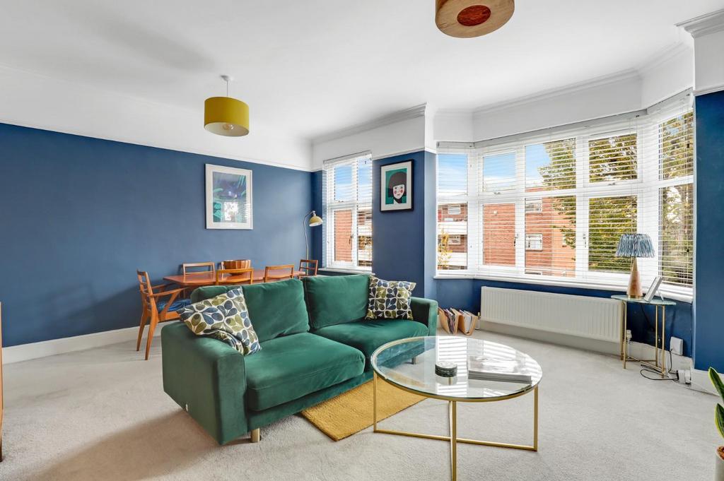 14-1659 JHProp Wpen - 12b Royston Road - 7.jpg