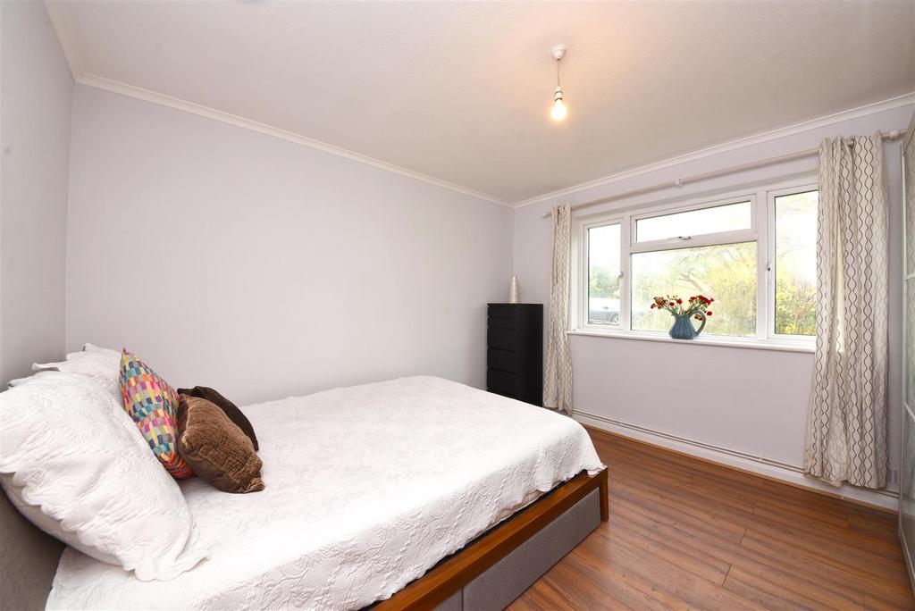 13 Cromwell Close Pic 4.png