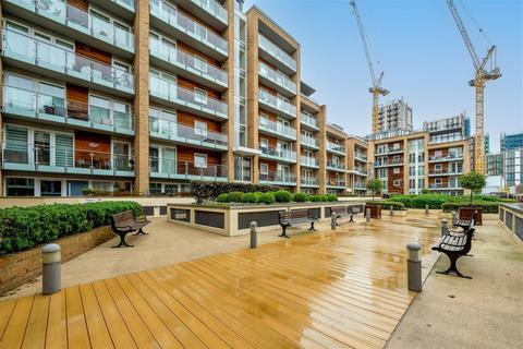 2 bedroom flat to rent, Battersea Park Road, London