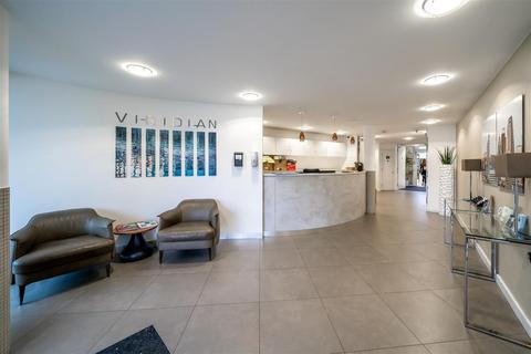 2 bedroom flat to rent, Battersea Park Road, London