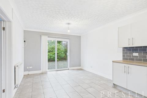 undefined, Rhos Dinas, Dinas Cross