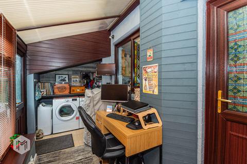 2 bedroom terraced house for sale, Garnett Street, Ramsbottom, Bury, Greater Manchester, BL0 9JN