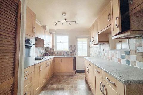 3 bedroom semi-detached house to rent, Lunsford Lane, Larkfield, ME20