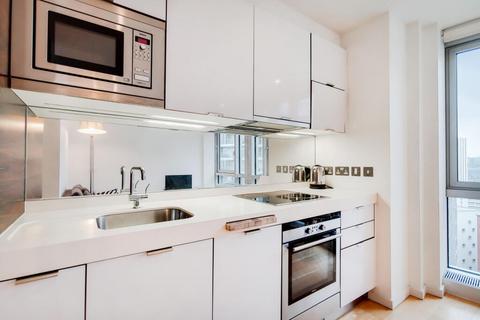 Studio to rent, Ontario Tower, London E14