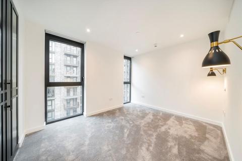 3 bedroom flat to rent, Boxwood Gardens, LONDON E1W