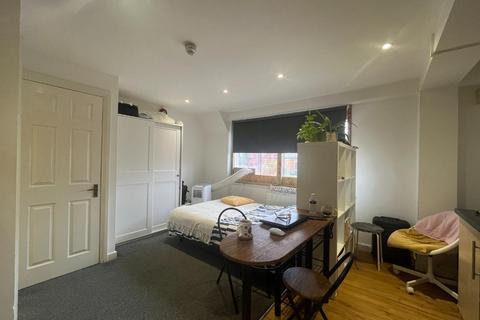 undefined, Kingston Road, New Malden KT3
