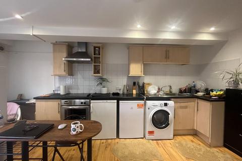 undefined, Kingston Road, New Malden KT3