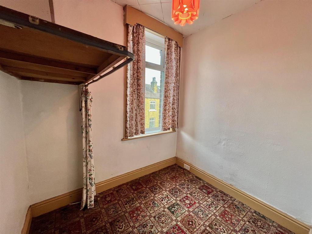 Bramleys Estate Agents - Wellington Street - Lindl