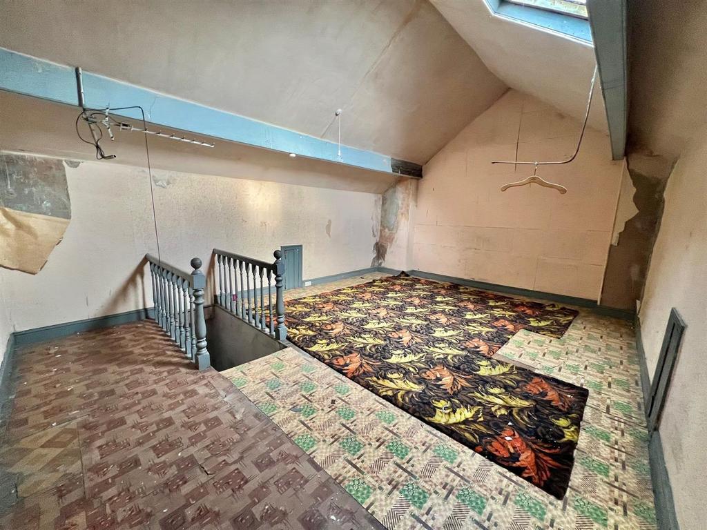 Bramleys Estate Agents - Wellington Street - Lindl