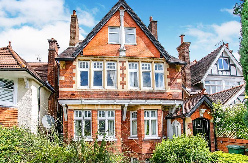 8 Reigate Road