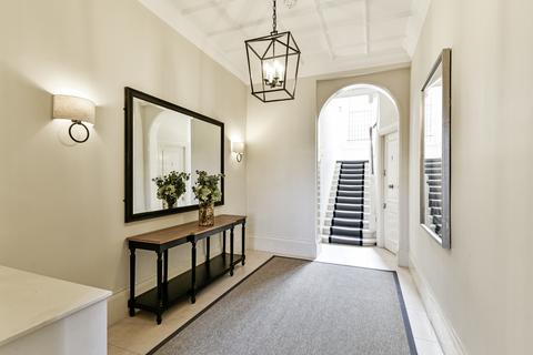 undefined, Sloane Gardens, London SW1W