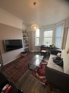 2 bedroom flat to rent, Holdenhurst Road, Bournemouth, BH8