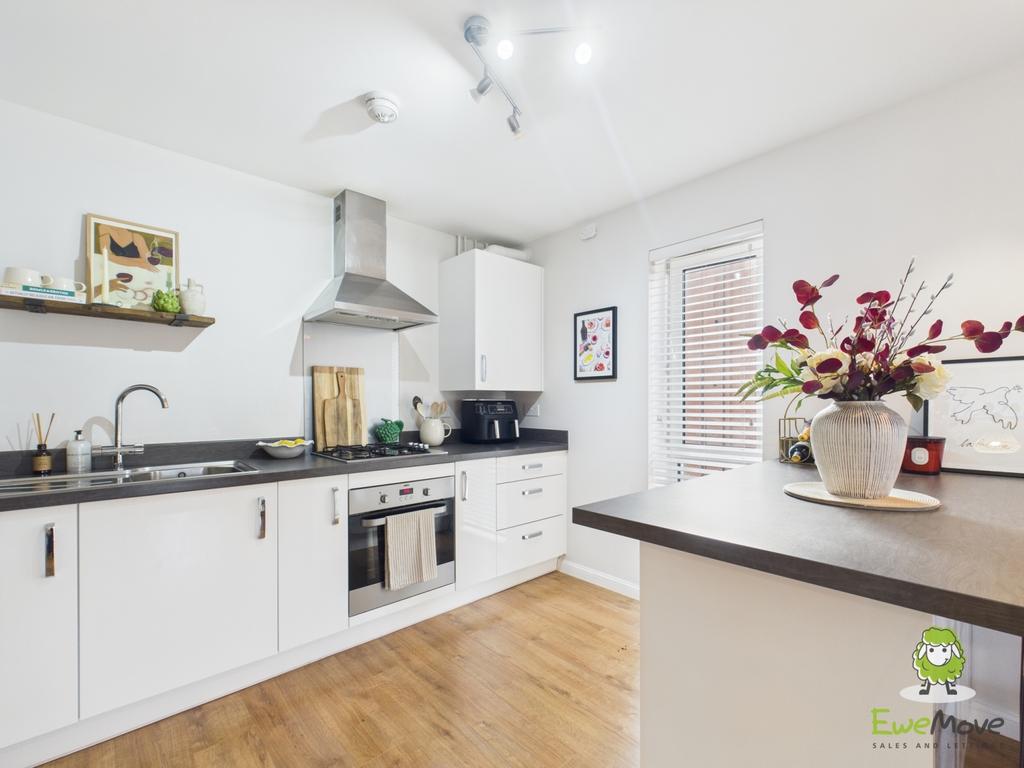 Ewe Move Estate Agents Basingstoke - Leander Court