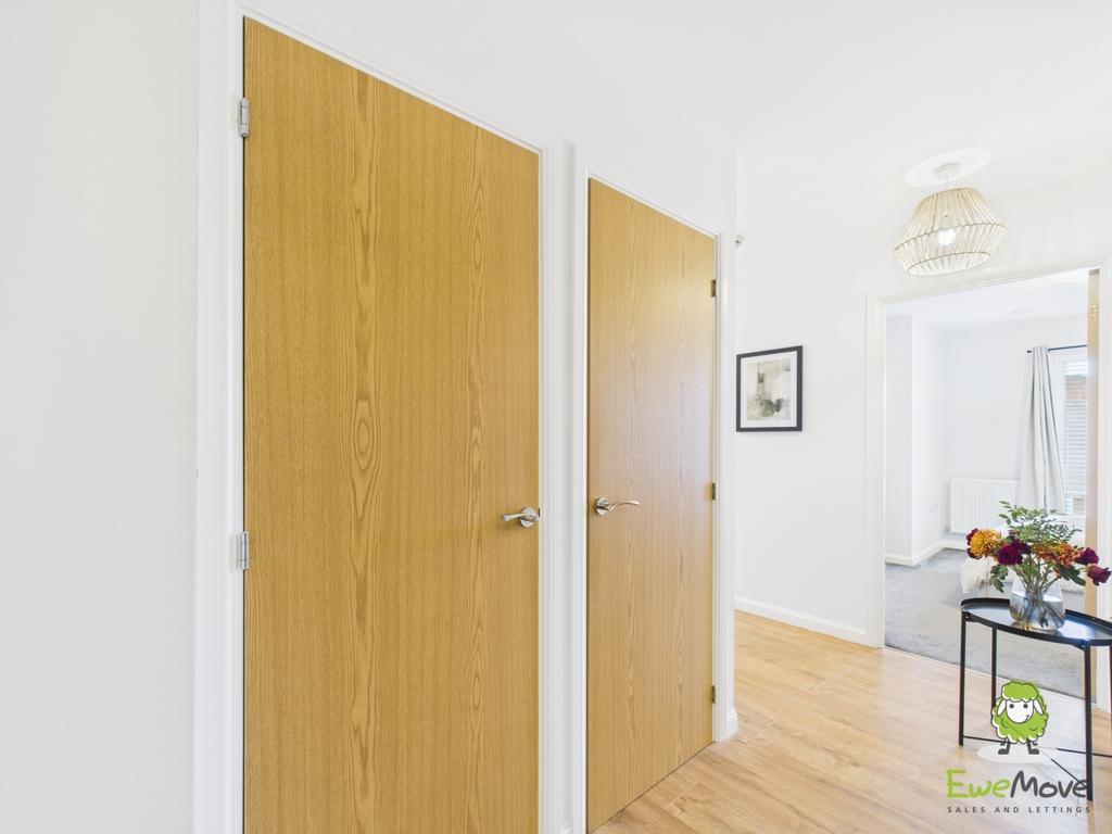 Ewe Move Estate Agents Basingstoke - Leander Court