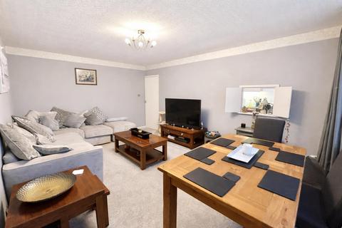 2 bedroom flat for sale, Irlam Road, Sale