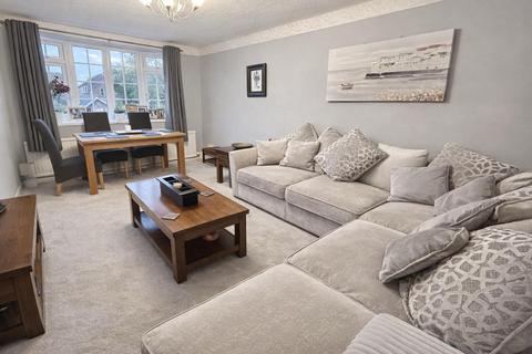 2 bedroom flat for sale, Irlam Road, Sale