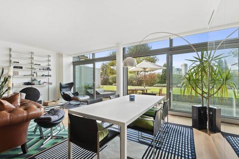 2 bedroom apartment to rent, The Montevetro Building, SW11