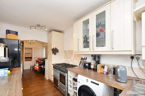 undefined, Latham Avenue, Runcorn
