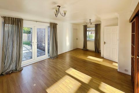3 bedroom semi-detached house to rent, York Road, Grappenhall, Warrington, Cheshire, WA4