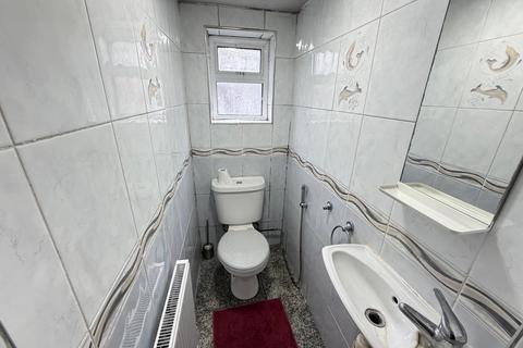 3 bedroom terraced house for sale, Byron Road, Wealdstone, Harrow
