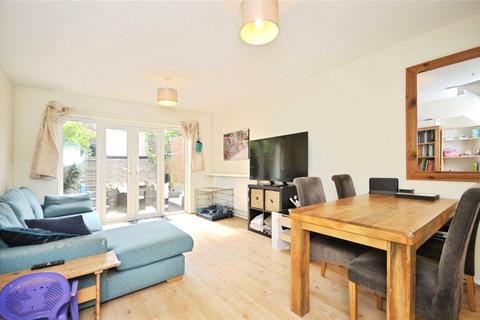 2 bedroom house to rent, Cedarhurst, Bromley BR1