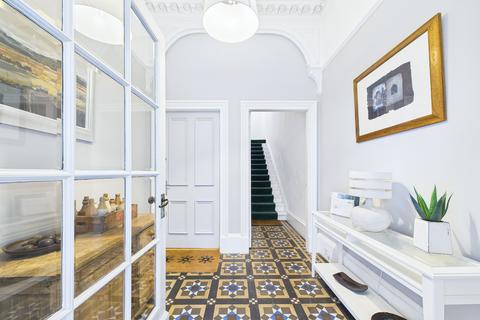 2 bedroom flat to rent, 2/1, 13 Cleveden Drive
