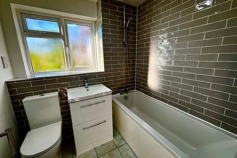 undefined, Ash Grove, London SE20