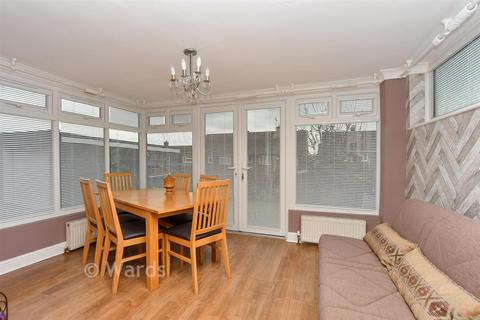 2 bedroom semi-detached bungalow for sale, Wimbourne Drive, Gillingham ME8