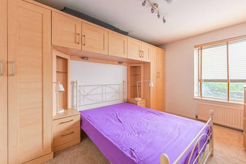 2 bedroom flat for sale, Horseshoe Close, Isle Of Dogs, London, E14