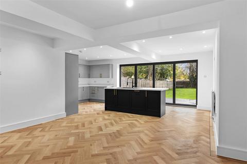 4 bedroom semi-detached house for sale, Montrose Avenue, Leamington Spa