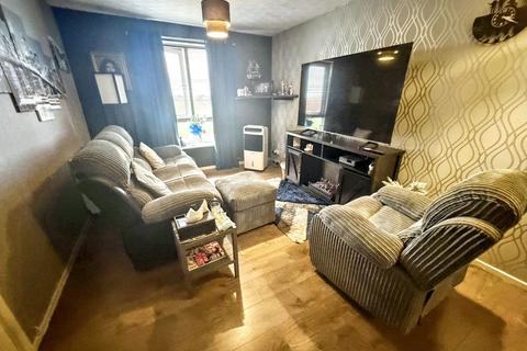 2 bedroom flat for sale, Whinmoor Place, Cowgate, Newcastle upon Tyne, Tyne and Wear, NE5 3BA