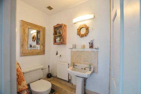 10 North Street, Lostwithiel, PL22 0EG