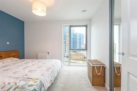 2 bedroom flat to rent, Cofferdam Way, London SE8