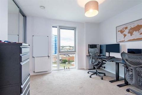 2 bedroom flat to rent, Cofferdam Way, London SE8