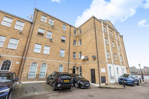 33 Frederick Square, London, SE16 5XR