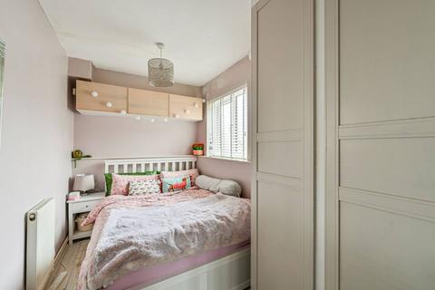 undefined, Hogarth Crescent, Colliers Wood, London, SW19