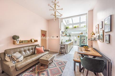 2 bedroom flat to rent, Priory Road, London, N8