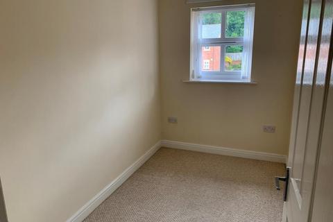 2 bedroom flat to rent, Marshes Fold, Parsonage Road, Walkden
