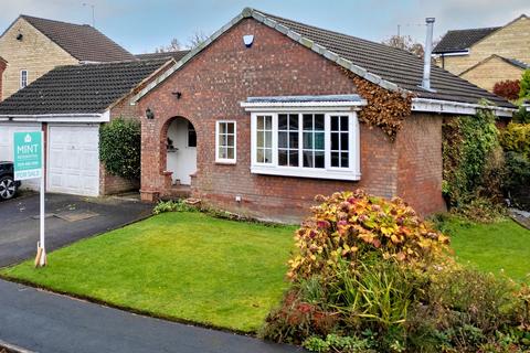 2 bedroom detached bungalow for sale, Oakdene Way, Leeds LS17