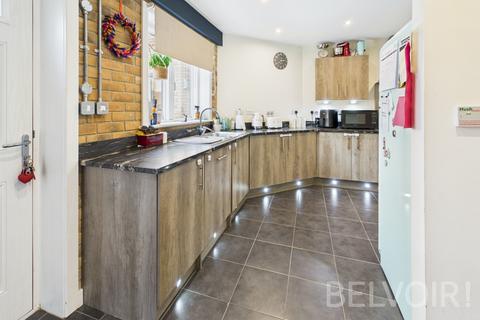 3 bedroom maisonette to rent, Abbey Wharf, Abbey Foregate, Shrewsbury, SY2